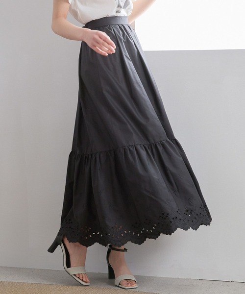 Andemiu(アンデミュウ)の「オリジナルシシュウスカート451817(スカート・レディース・ブラック/オフホワイト・FREE)」の1枚目の写真