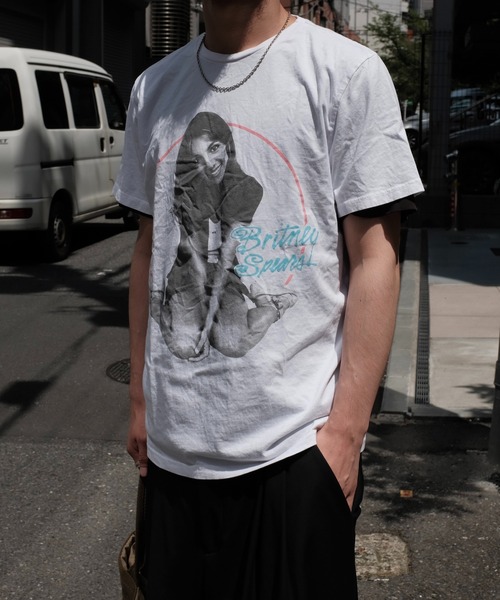 THRIFTY LOOK(スリフティールック)の「THRIFTY LOOK スリフティルック / "BRITNEY SPEARS"TEE ブリトニースピアーズ(Tシャツ/カットソー・メンズ・ホワイト・MEDIUM/LARGE/X-LARGE)」の4枚目の写真