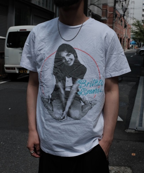 THRIFTY LOOK(スリフティールック)の「THRIFTY LOOK スリフティルック / "BRITNEY SPEARS"TEE ブリトニースピアーズ(Tシャツ/カットソー・メンズ・ホワイト・MEDIUM/LARGE/X-LARGE)」の6枚目の写真