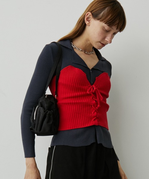 uyu.（ウユ）の「レースアップリブニットビスチェ（チューブトップ・レディース・ブルー/レッド/ブラック/アイボリー・FREE）」の4枚目の写真