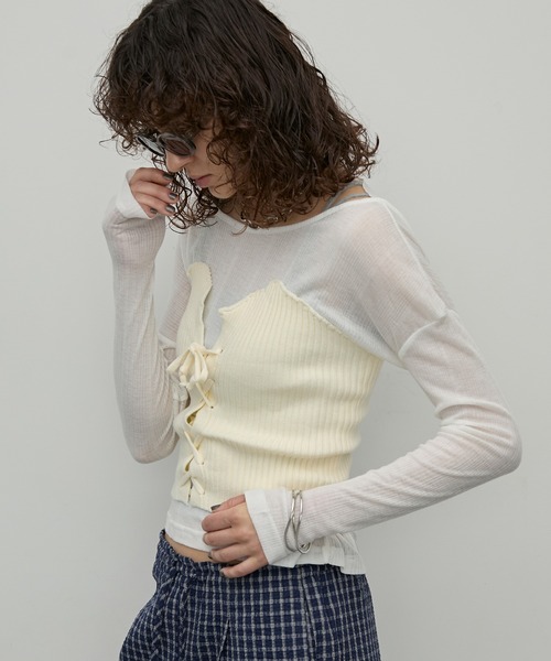 uyu.（ウユ）の「レースアップリブニットビスチェ（チューブトップ・レディース・ブルー/レッド/ブラック/アイボリー・FREE）」の2枚目の写真