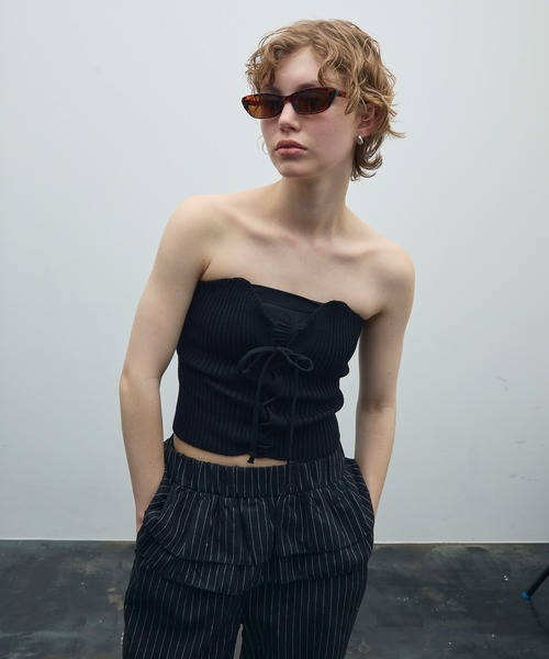 uyu.（ウユ）の「レースアップリブニットビスチェ（チューブトップ・レディース・ブルー/レッド/ブラック/アイボリー・FREE）」の6枚目の写真