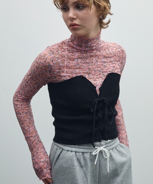 uyu.（ウユ）の「レースアップリブニットビスチェ（チューブトップ・レディース・ブルー/レッド/ブラック/アイボリー・FREE）」の7枚目の写真