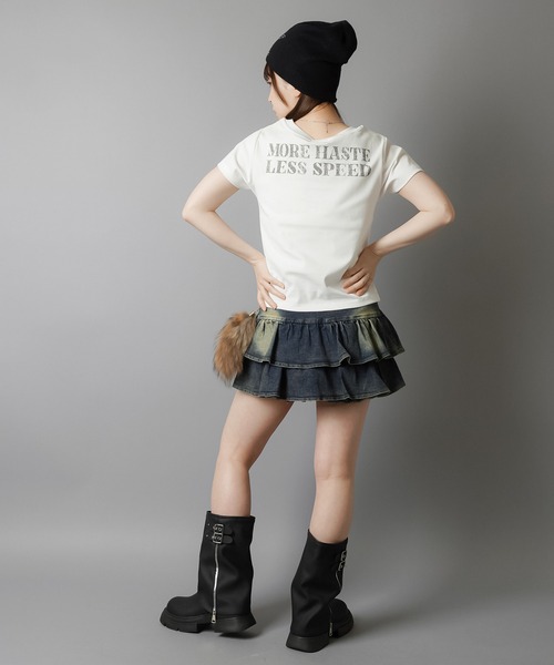 SPINNS（スピンズ）の「【デコルテを見せるのが、ギャルではマスト】平成ギャルTシャツ/Vネッククロスロゴ（Tシャツ/カットソー・レディース・オフホワイト/ブラック/ピンク系その他・ONESIZE）」の15枚目の写真