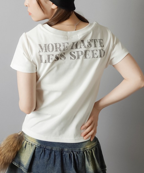 SPINNS（スピンズ）の「【デコルテを見せるのが、ギャルではマスト】平成ギャルTシャツ/Vネッククロスロゴ（Tシャツ/カットソー・レディース・オフホワイト/ブラック/ピンク系その他・ONESIZE）」の9枚目の写真