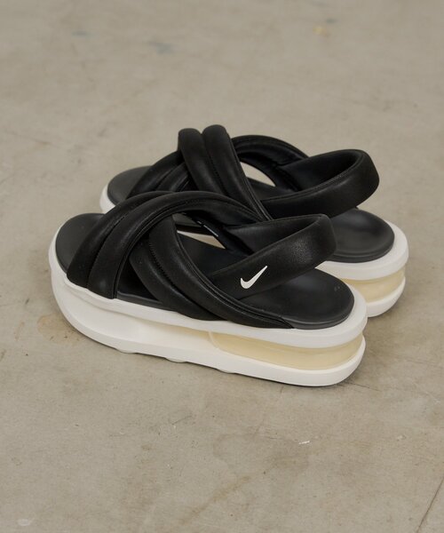 NIKE(ナイキ)の「WMNS AIR MAX ISLA SANDAL(サンダル・レディース・ホワイト/ブラック/ブラック系その他・24cm/23cm)」の1枚目の写真