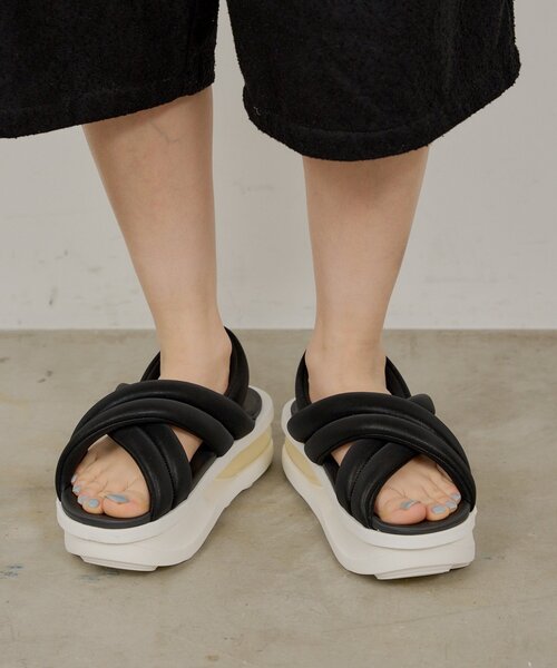 NIKE(ナイキ)の「WMNS AIR MAX ISLA SANDAL(サンダル・レディース・ホワイト/ブラック/ブラック系その他・24cm/23cm)」の7枚目の写真