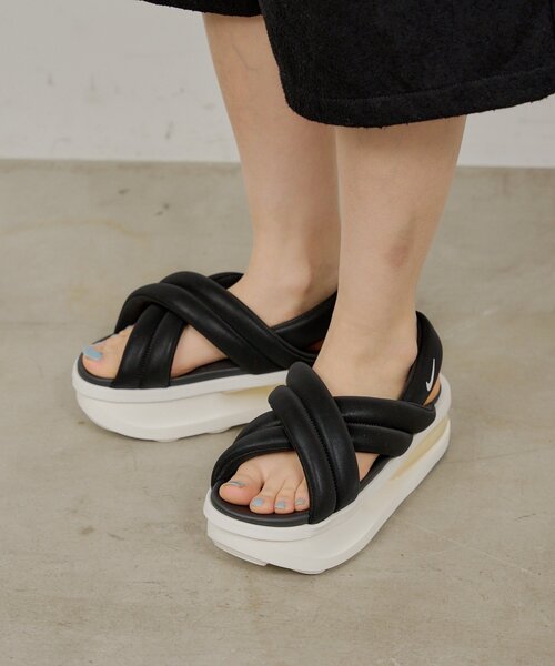 NIKE(ナイキ)の「WMNS AIR MAX ISLA SANDAL(サンダル・レディース・ホワイト/ブラック/ブラック系その他・24cm/23cm)」の9枚目の写真