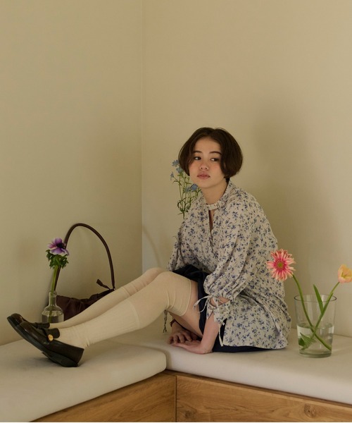loin nuit（ロワンニュイ）の「asymmetry ribbon shirt
