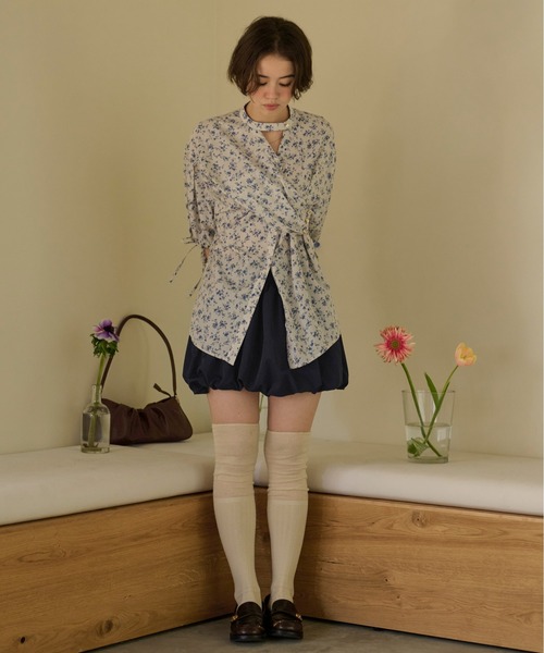 loin nuit（ロワンニュイ）の「asymmetry ribbon shirt