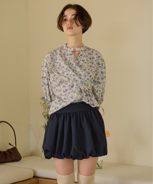 loin nuit ロワンニュイ アシンメトリータックトップス loin nuit（ロワンニュイ）の「asymmetry ribbon shirt