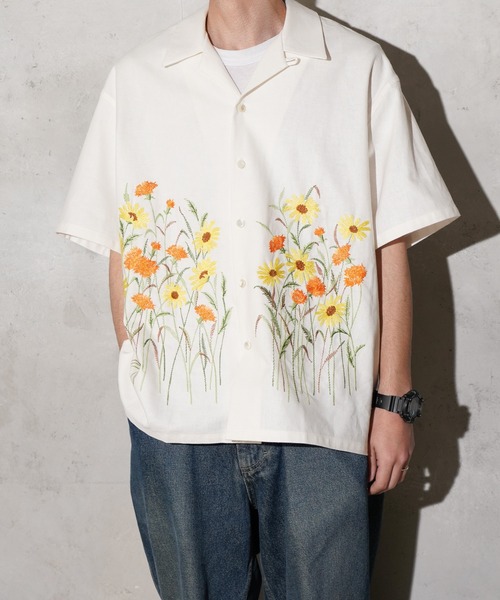 superNova.(スーパーノヴァ)の「superNova. / スーパーノヴァ Aloha shirt - Flower garden embroidery コットンリネン 刺しゅう アロハシャツ(シャツ/ブラウス・メンズ・ナチュラル/ホワイト・MEDIUM/SMALL)」の3枚目の写真