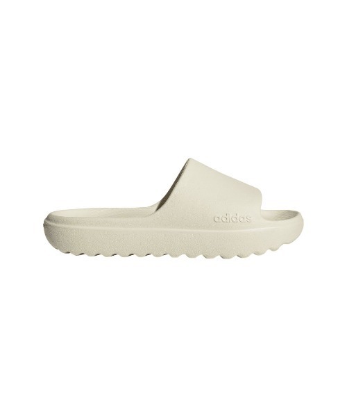 adidas(アディダス)の「アディダス adidas アディレッタ Lumia サンダル(サンダル・レディース・クリーム・22.5cm/23.5cm/24.5cm/25.5cm)」の2枚目の写真