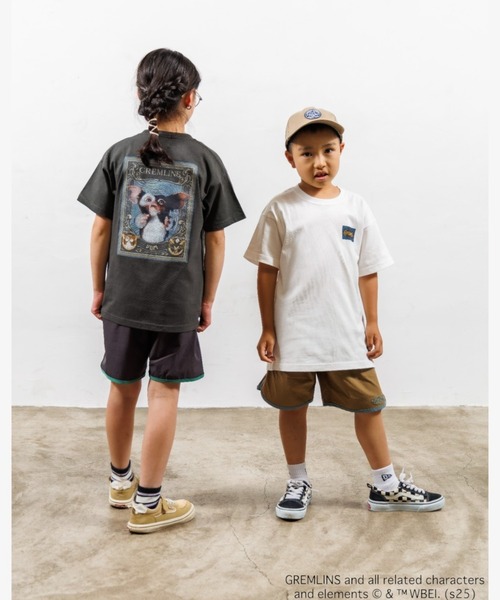 RIVER SIDE CULTURE（リバーサイドカルチャー）の「RIVER SIDE CULTURE/GREMLINS ROCK (グレムリン) Tシャツ KIDS (M4)（Tシャツ/カットソー・キッズ・ホワイト/チャコールグレー・100/110/120/130/140/150/160）」の2枚目の写真