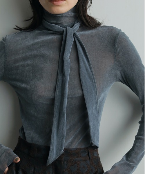 anuke（アンヌーク）の「Velour Tie Tops（Tシャツ/カットソー・レディース・ブラック/アイボリー/ブルー系その他・FREE）」の3枚目の写真