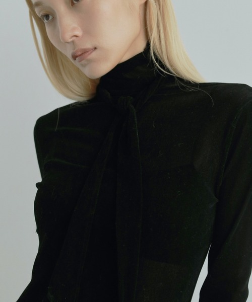 anuke（アンヌーク）の「Velour Tie Tops（Tシャツ/カットソー・レディース・ブラック/アイボリー/ブルー系その他・FREE）」の2枚目の写真