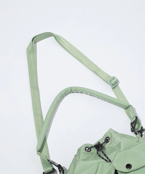 F/CE. (エフシーイー)の「F/CE./エフシーイー 420 re/cor TACTICAL 2WAY DRAWSTRING 7L(ショルダーバッグ・メンズ・ミント/セージグリーン/ブラック・FREE)」の10枚目の写真