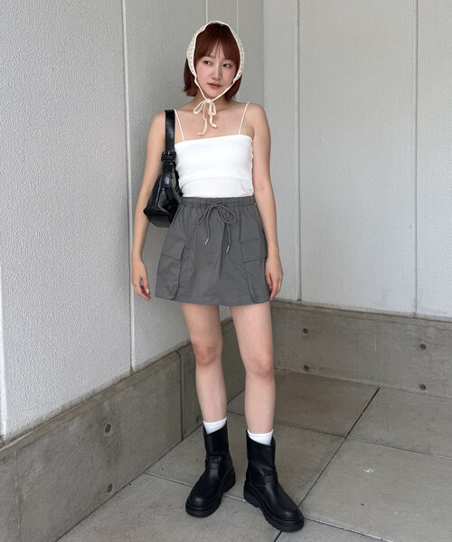mline（エムライン）の「[mline]ミリタリーカーゴスカート（スカート・レディース・チャコールグレー/ベージュ/カーキ・SMALL/MEDIUM）」の2枚目の写真