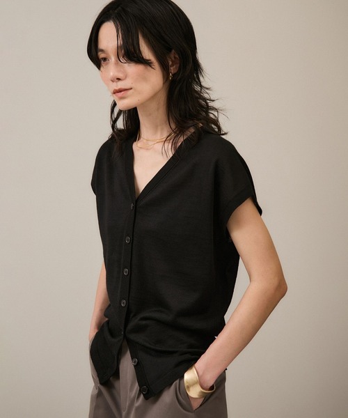 SALON adam et rope'（サロン アダム エ ロペ）の「リネンニットベスト2WAYカーディガン［ドライタッチ・洗える］（カーディガン/ボレロ・レディース・カーキ/ブラック/オフホワイト/ブルー/ピンク・FREE）」の3枚目の写真