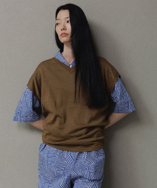 SALON adam et rope'（サロン アダム エ ロペ）の「リネンニットベスト2WAYカーディガン［ドライタッチ・洗える］（カーディガン/ボレロ・レディース・カーキ/ブラック/オフホワイト/ブルー/ピンク・FREE）」の7枚目の写真