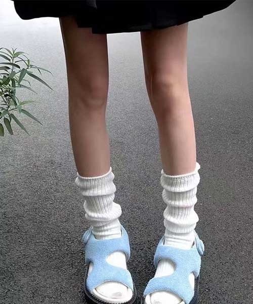 LUGG NAGG(ラグナグ)の「【LUGG NAGG/ラグナグ】ロングルーズソックス(ソックス/靴下・レディース・ライトピンク/サックスブルー/グレー/ブラック/ホワイト・FREE)」の2枚目の写真