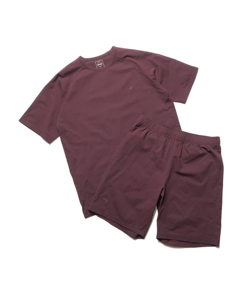 F.C.Real Bristol(エフシーレアルブリストル)の「S/S TRAINING TOP&SHORTS(Tシャツ/カットソー・メンズ・ブラック/バーガンディー・SMALL/MEDIUM/LARGE/X-LARGE/XX-LARGE)」の1枚目の写真