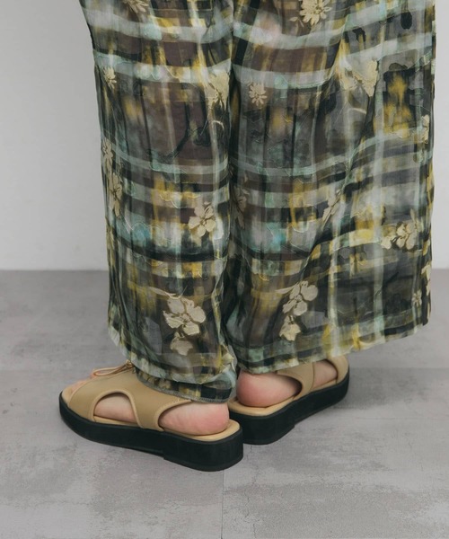 KBF（ケイビーエフ）の「カットデザインフラットサンダル（サンダル・レディース・ブラック/ベージュ/オレンジ・36/38/37）」の7枚目の写真