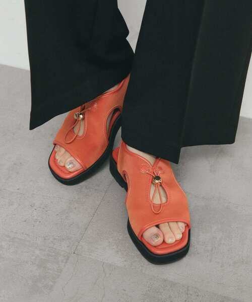 KBF（ケイビーエフ）の「カットデザインフラットサンダル（サンダル・レディース・ブラック/ベージュ/オレンジ・36/38/37）」の9枚目の写真