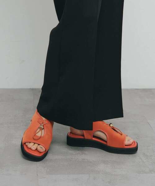 KBF（ケイビーエフ）の「カットデザインフラットサンダル（サンダル・レディース・ブラック/ベージュ/オレンジ・36/38/37）」の12枚目の写真