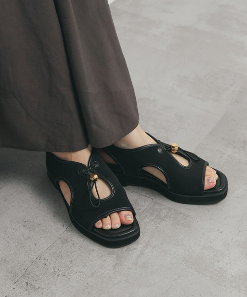 KBF（ケイビーエフ）の「カットデザインフラットサンダル（サンダル・レディース・ブラック/ベージュ/オレンジ・36/38/37）」の14枚目の写真