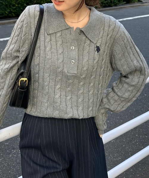 U.S. POLO ASSN.（ユーエスポロアッスン）の「［26SS新色追加］RANAN/solleim別注【U.S.POLO ASSN.】刺繍長袖ケーブルポロニット（ニット/セーター・レディース・アイボリー/ブラック/グレー/ネイビー/ブルー/ピンク・M/L/LL）」の21枚目の写真