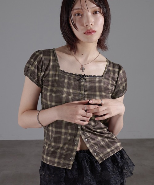 apres jour mignon（アプレジュールミニョン）の「リボンレーストップス【ZOZOTOWN限定アイテム】（Tシャツ/カットソー・レディース・アイボリー/ブラック/杢グレー/ブラウン系その他・X-LARGE/フリー）」の4枚目の写真