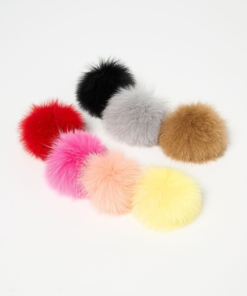UNITED ARROWS（ユナイテッドアローズ）の「ファー ポンポン チャーム（キーホルダー・レディース・ブラック/ライトピンク/ライトグレー/ピンク/レッド/ベージュ/イエロー・FREE）」の22枚目の写真