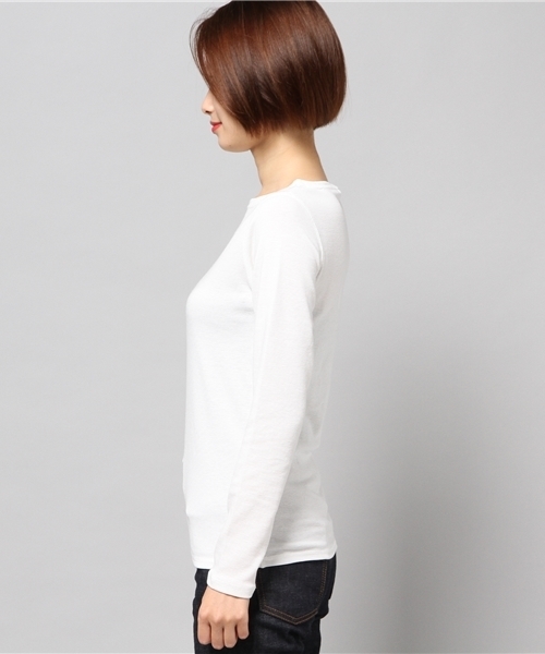 AZUL by moussy（アズールバイマウジー）の「タックフライス ボートN長袖PO（Tシャツ/カットソー・レディース・ブラック/オフホワイト・MEDIUM/SMALL/LARGE）」の4枚目の写真