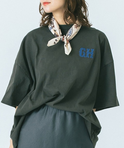 ROSE BUD(ローズバッド)の「(GENE HEAVENS)EMBROIDERY BIG TEE(Tシャツ/カットソー・レディース・ホワイト/チャコール・ONE SIZE)」の2枚目の写真