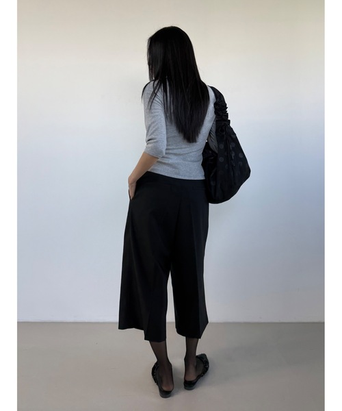 Didot.showroom（ディドット ショールーム）の「【DIDOT.】ツータックワイドミディスラックス（スラックス・レディース・ブラック/ネイビー/チャコール・M/S）」の15枚目の写真
