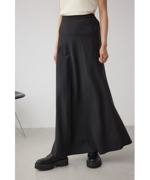 AZUL by moussy（アズールバイマウジー）の「セミフレアスカート（スカート・レディース・ブラウン/ブラック/グレイッシュベージュ・MEDIUM/SMALL）」の4枚目の写真