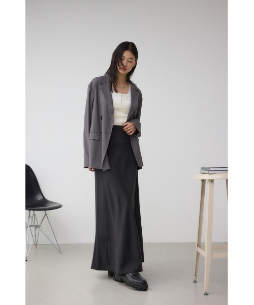 AZUL by moussy（アズールバイマウジー）の「セミフレアスカート（スカート・レディース・ブラウン/ブラック/グレイッシュベージュ・MEDIUM/SMALL）」の6枚目の写真