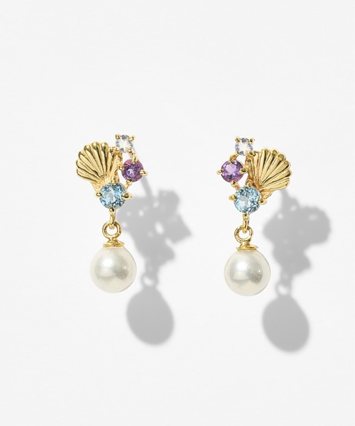 Jewel closet by L&Co.(ジュエルクローゼットバイエルアンドコー)の「K10 シェルパール カラーストーン ピアス(ピアス(両耳用)・レディース・イエローゴールド・FREE)」の1枚目の写真