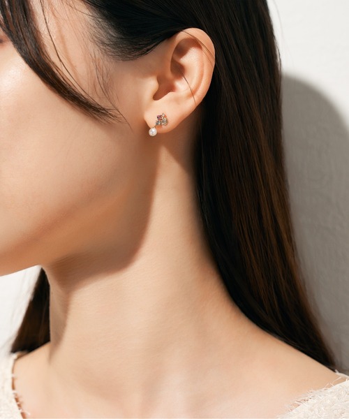 Jewel closet by L&Co.(ジュエルクローゼットバイエルアンドコー)の「K10 シェルパール カラーストーン ピアス(ピアス(両耳用)・レディース・イエローゴールド・FREE)」の4枚目の写真