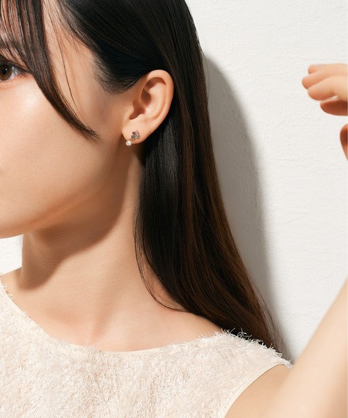 Jewel closet by L&Co.(ジュエルクローゼットバイエルアンドコー)の「K10 シェルパール カラーストーン ピアス(ピアス(両耳用)・レディース・イエローゴールド・FREE)」の5枚目の写真