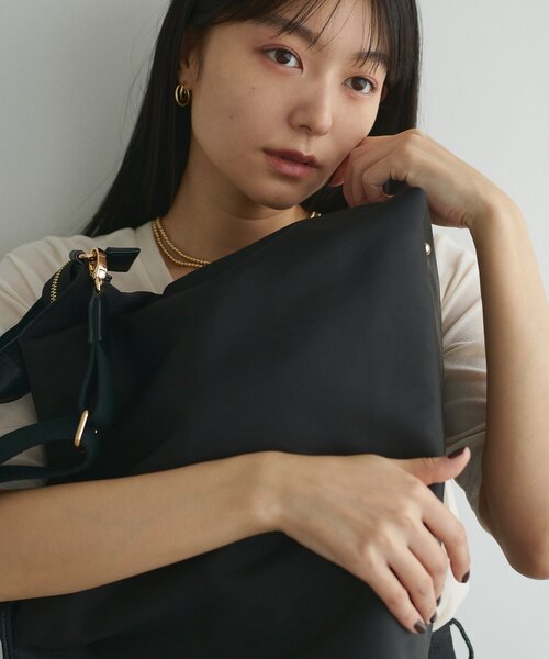 natural couture（ナチュラルクチュール）の「ショルダー付き2WAY A4トート（トートバッグ・レディース・ブラック/ベージュ/ダークブラウン・FREE）」の4枚目の写真