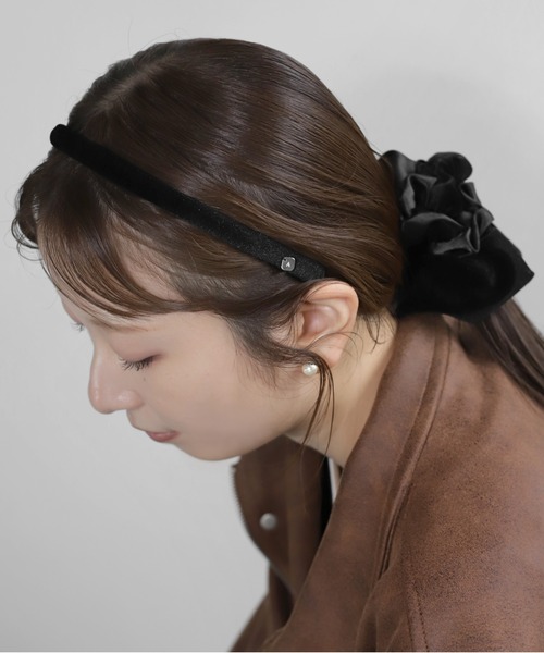 ANEMONE(アネモネ)の「ベロアカチューシャ(カチューシャ・レディース・ブラック/ブラウン/ネイビー・FREE)」の2枚目の写真