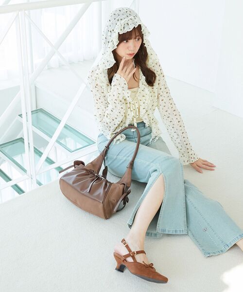 MAJESTIC LEGON（マジェスティックレゴン）の「ギャザーポケットリボンバッグ（ショルダーバッグ・レディース・ブラウン/ブラック・FREE）」の5枚目の写真