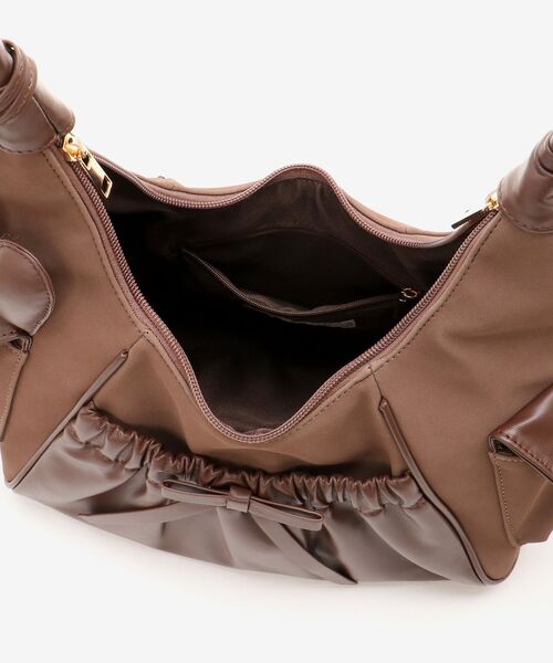 MAJESTIC LEGON（マジェスティックレゴン）の「ギャザーポケットリボンバッグ（ショルダーバッグ・レディース・ブラウン/ブラック・FREE）」の18枚目の写真