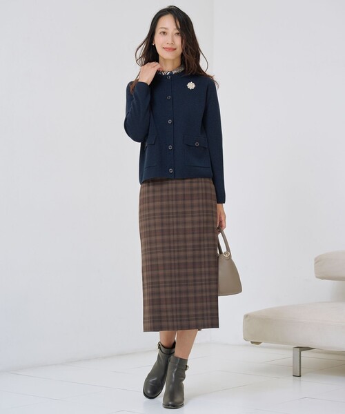 J.PRESS（ジェイプレス）の「WORETED WOOL BLEND カーディガン（カーディガン/ボレロ・レディース・ワイン系/ライトグレー系/ネイビー系/パイングリーン系・MEDIUM/LARGE）」の6枚目の写真