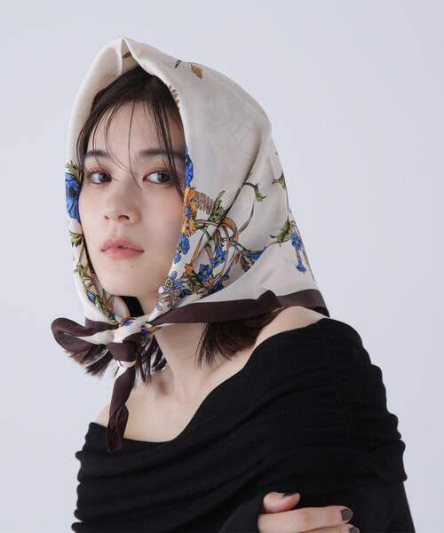 NATURAL BEAUTY BASIC（ナチュラルビューティーベーシック）の「ダブルフェイスフラワースカーフ（バンダナ/スカーフ・レディース・グリーン/ダークブラウン・FREE）」の7枚目の写真