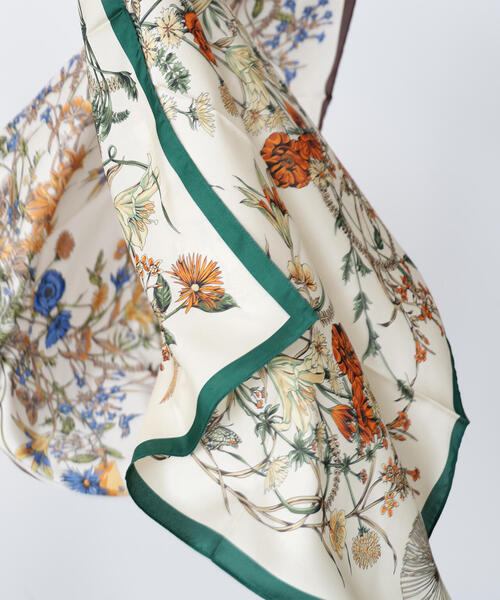 NATURAL BEAUTY BASIC（ナチュラルビューティーベーシック）の「ダブルフェイスフラワースカーフ（バンダナ/スカーフ・レディース・グリーン/ダークブラウン・FREE）」の3枚目の写真