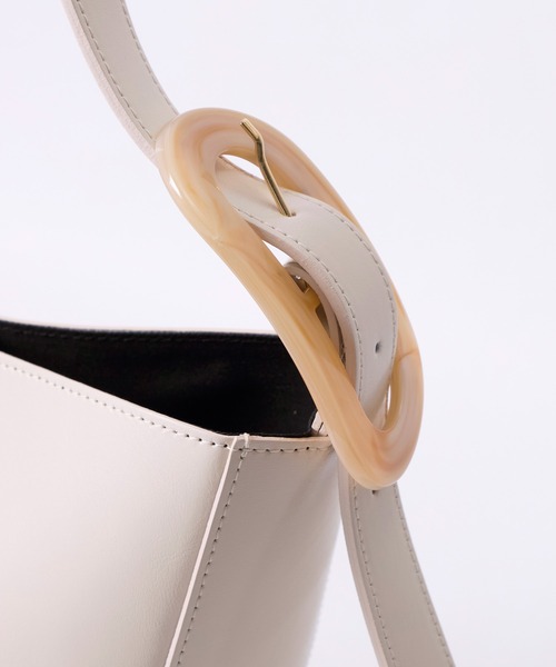 VIOLAd'ORO（ヴィオラドーロ）の「【VIOLAd'ORO】VOGUE-型押しスムースバッグ（ショルダーバッグ・レディース・オフホワイト・FREE）」の13枚目の写真