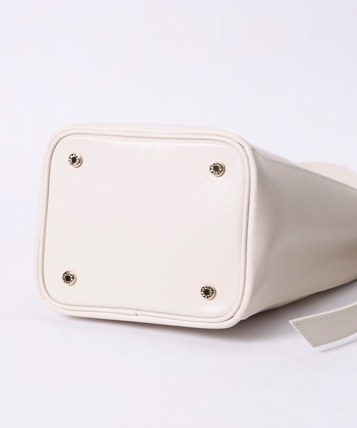 VIOLAd'ORO（ヴィオラドーロ）の「【VIOLAd'ORO】VOGUE-型押しスムースバッグ（ショルダーバッグ・レディース・オフホワイト・FREE）」の7枚目の写真